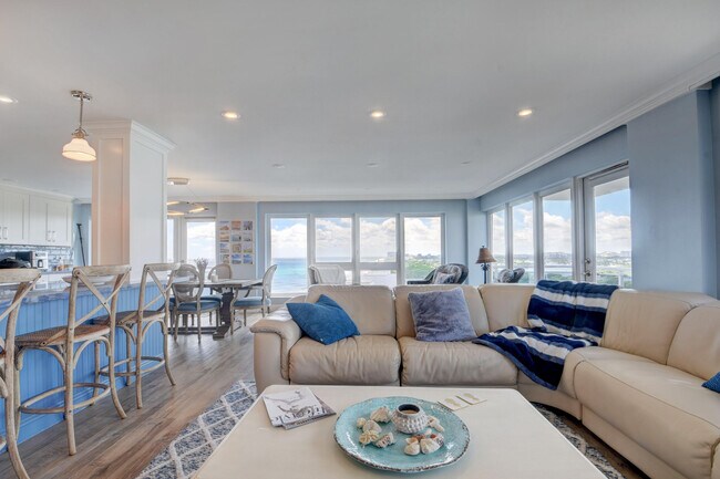 Building Photo - 2066 N Ocean Blvd