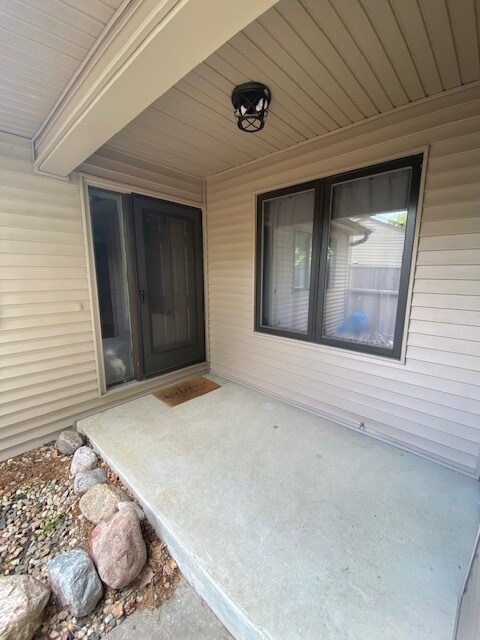 Building Photo - 1201 Lancaster Dr