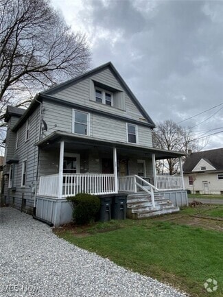 Building Photo - 583 Schiller Ave