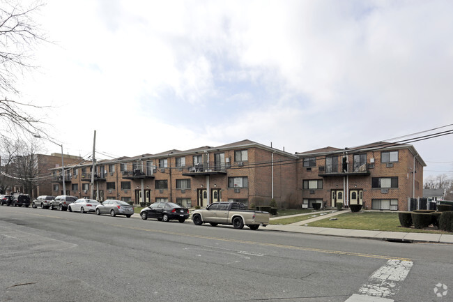 Building Photo - Lindenwood Village