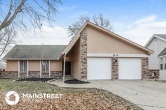 Building Photo - 3915 SW Regatta Dr