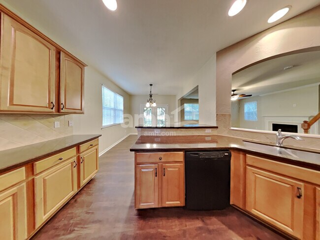 Foto del edificio - 14741 Lyon Hill Ln