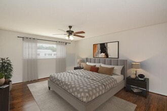Building Photo - 13282 Trail Hollow Dr