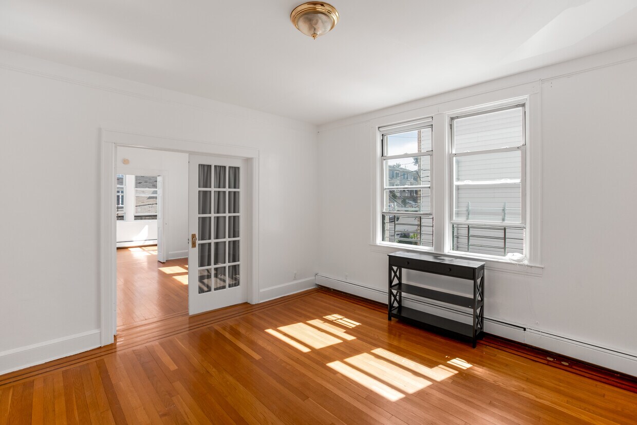 Living Room - 448 Jersey Ave