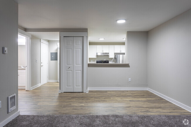 1BR, 1BA - 660 SF - Alcove