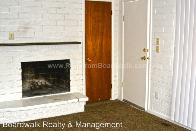 Building Photo - 1768 S 400 E