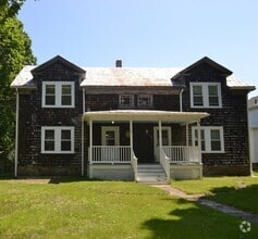 Building Photo - 179 Main St