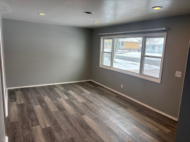 Foto del edificio - 1931 Morris Ave NE