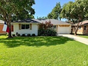 Building Photo - 707 Dumont Dr