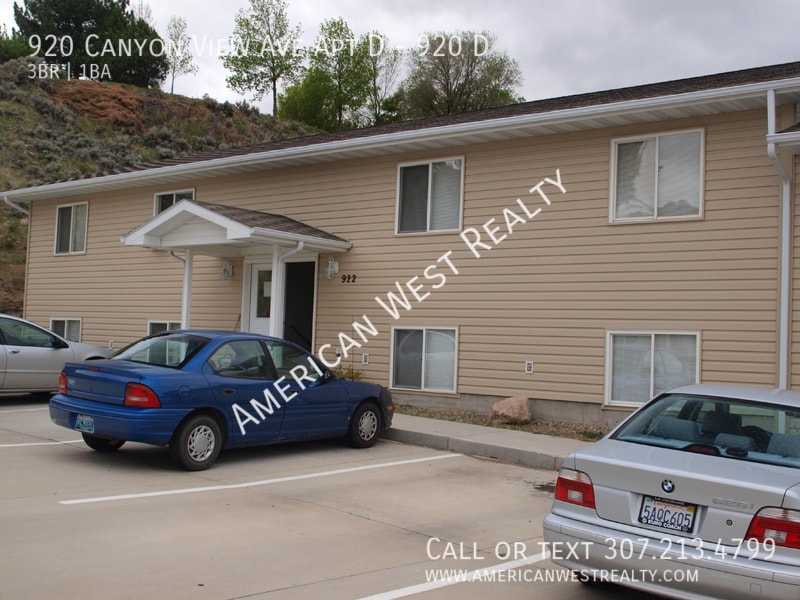 Primary Photo - 920 Canyon View Ave