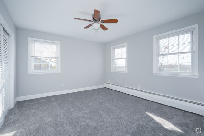 2HAB,1BA-850 ft² - Hammonton Gardens