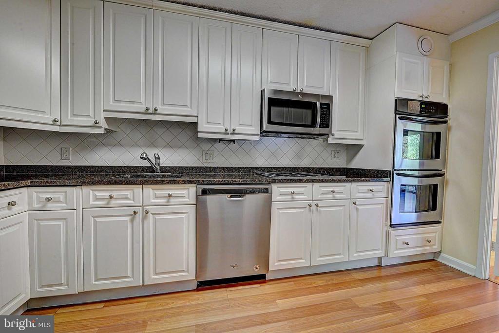 Foto principal - 8370 Greensboro Dr