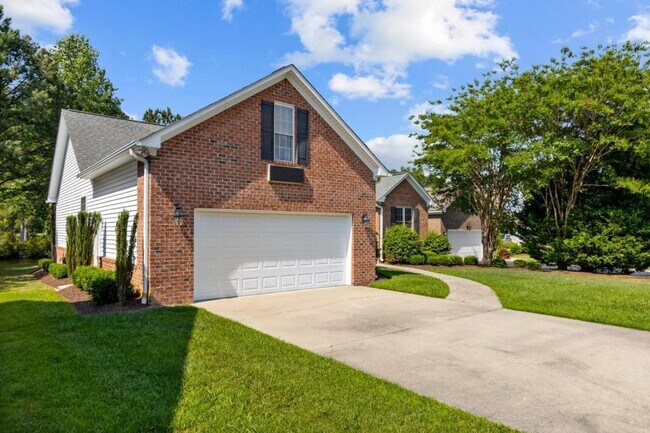 Building Photo - 202 Fairview Ln