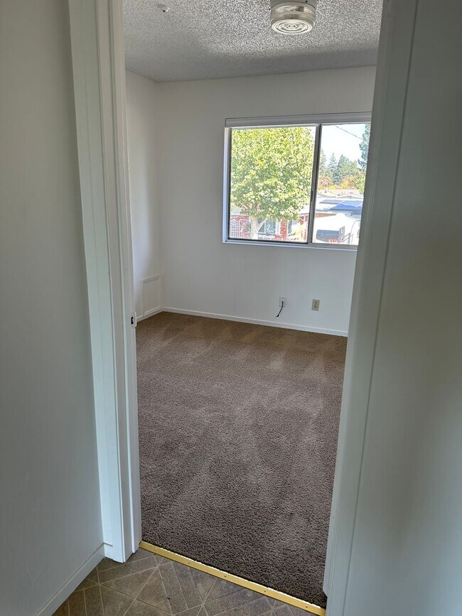 Foto del edificio - Evans Apartments - 1155 Dr, Santa Rosa CA ...