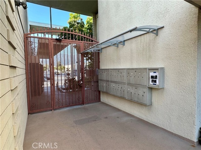 Building Photo - 1200 W Huntington Dr