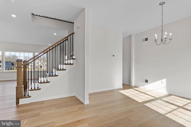 Building Photo - 32 Pamela Dr