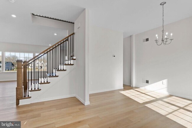 Foto del edificio - 32 Pamela Dr