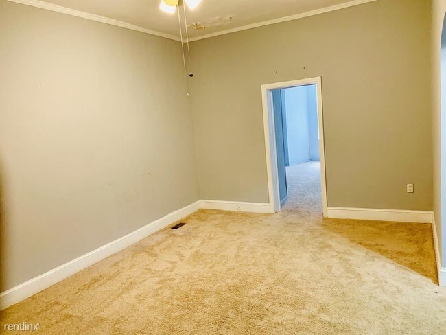 Building Photo - 2 br, 1 bath Apartment - 3608 Reisterstown Rd