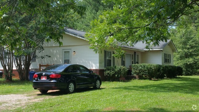 Building Photo - 5031 N Blackstock Rd
