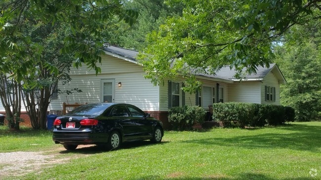 Building Photo - 5031 N Blackstock Rd