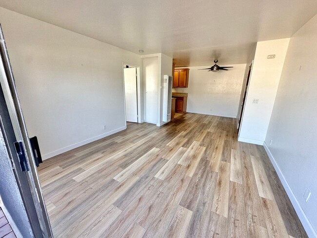 Foto del edificio - End unit condo with garage and additional ...