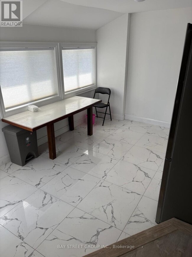 Building Photo - 5757 Stanley Ave