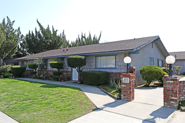 Building Photo - Sierra Woods Apartments