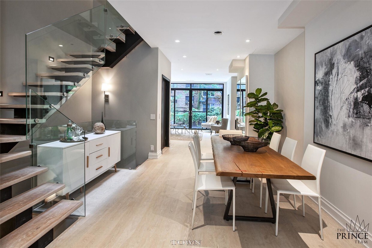 Foto principal - 338 W 15th St