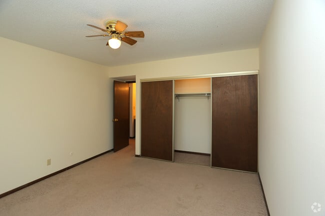 Columns Iv Apartments Springfield Mo 2br 880sf Second Bedroom Columns Iv