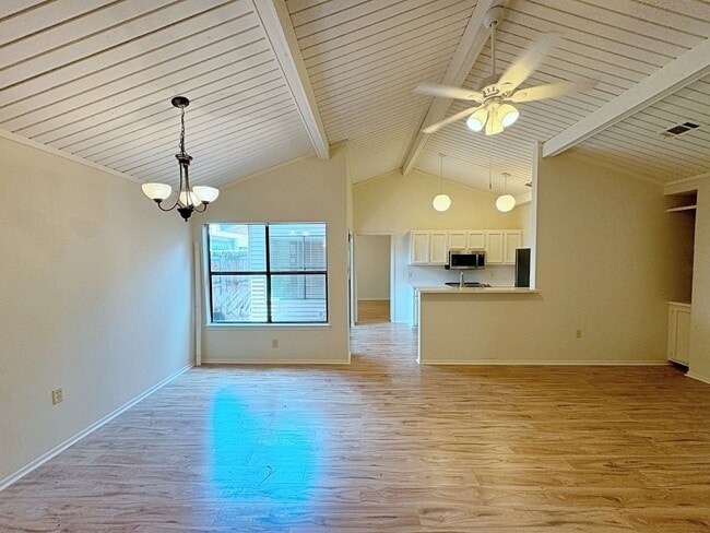Building Photo - 2 Bedroom Condo for rent off Essen Lane