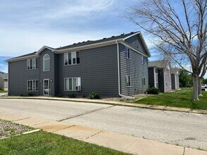 Building Photo - 4517 Steinbeck St