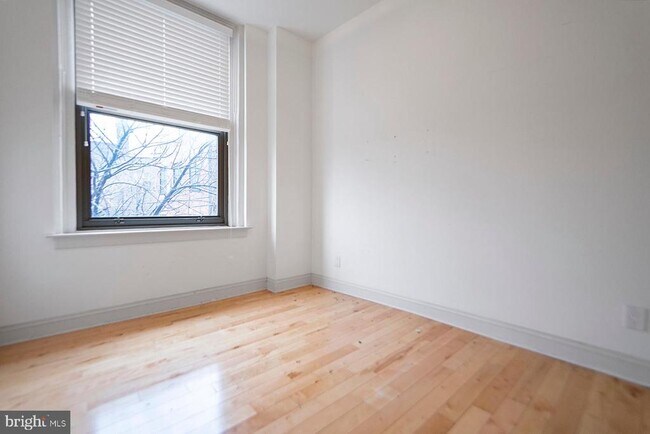 Foto del edificio - 427 Monroe St