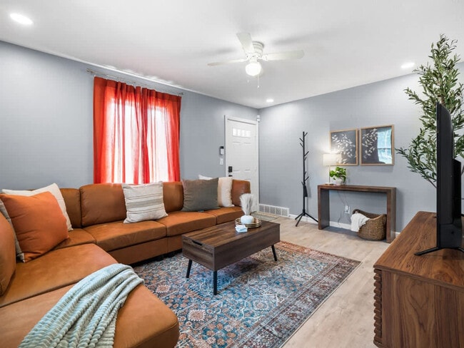 Foto del edificio - 1906 N Leavitt Rd