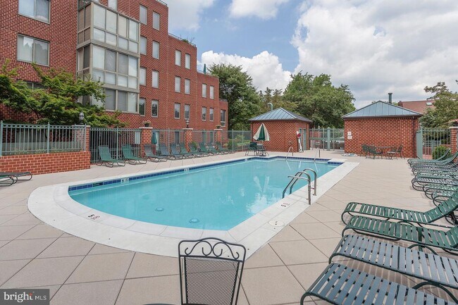 Piscina - 1045 N Utah St