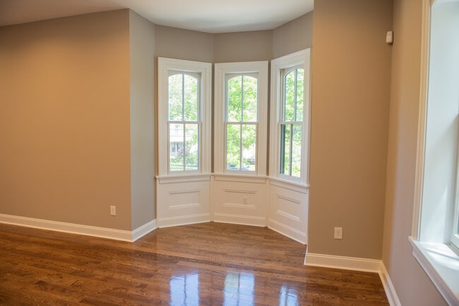 Photo - 108 Centre St Apartment