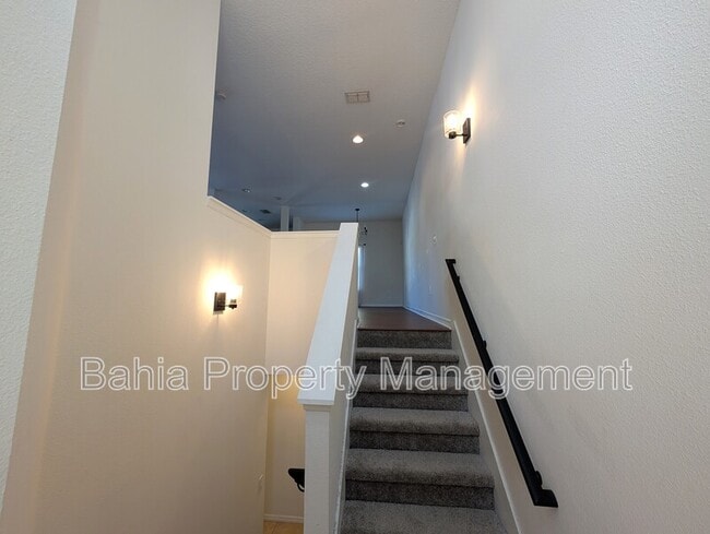 Building Photo - 3633 W Everett Ave