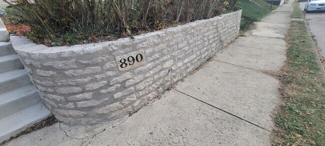 Foto del edificio - 890 Linwood Ave