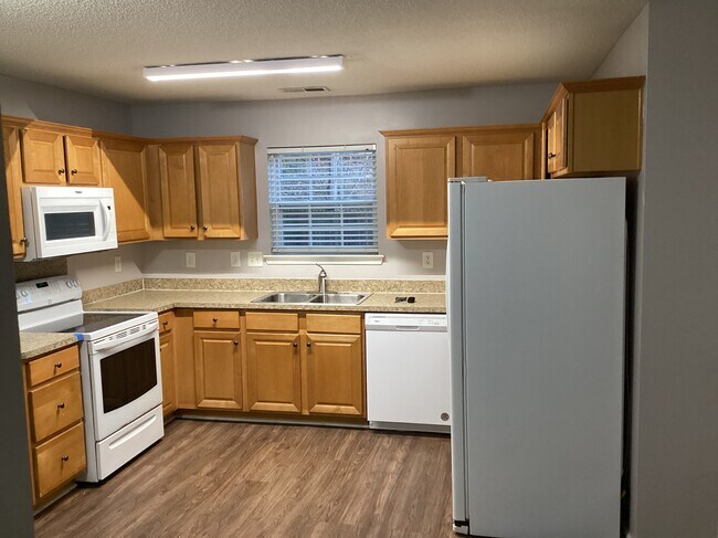 Foto del edificio - 7800 Rabbits Foot Ln