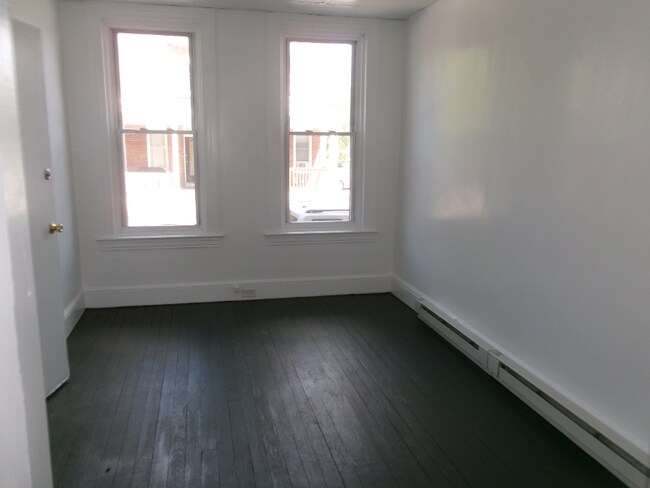 Building Photo - 626 Chestnut St
