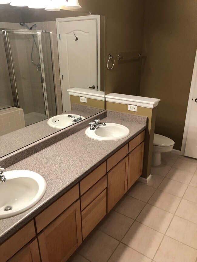 Master Bathroom, double sinks - 1655 Humboldt St