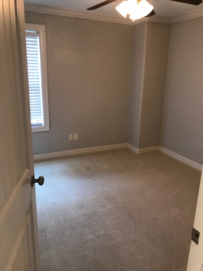 Second bedroom with closet. - 604 South Ave A