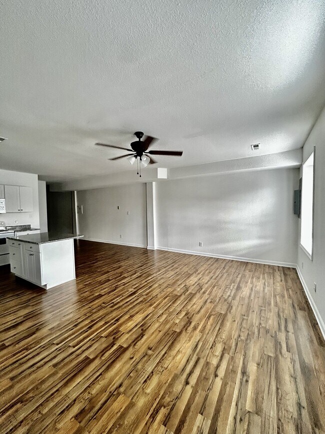 Foto del edificio - 115 W Market St Apt A