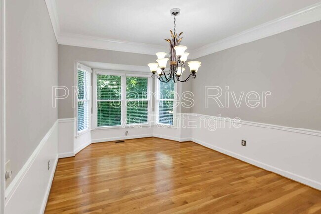 Foto del edificio - 13917 Eastbluff Rd