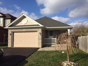 Building Photo - 863 Bushby Ct