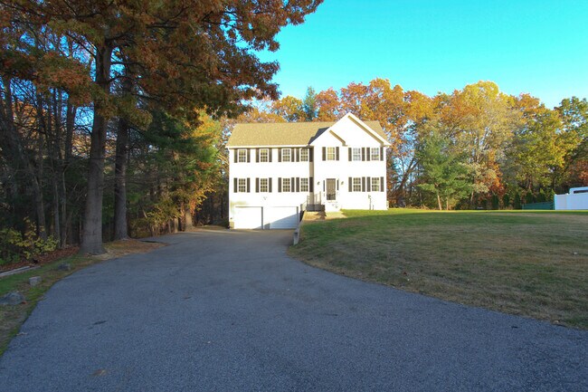 Building Photo - 18 Berry Rd