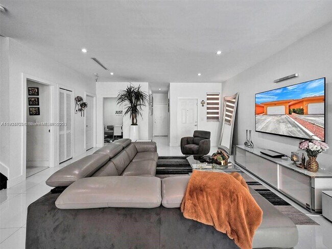 Foto del edificio - 7565 NW 177th Terrace