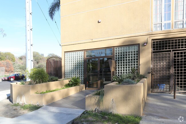 9326 Exposition Blvd. Apartaments - 9326 Exposition Blvd. Apartments