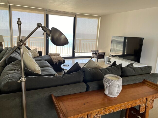 Building Photo - 3000 N Ocean Dr
