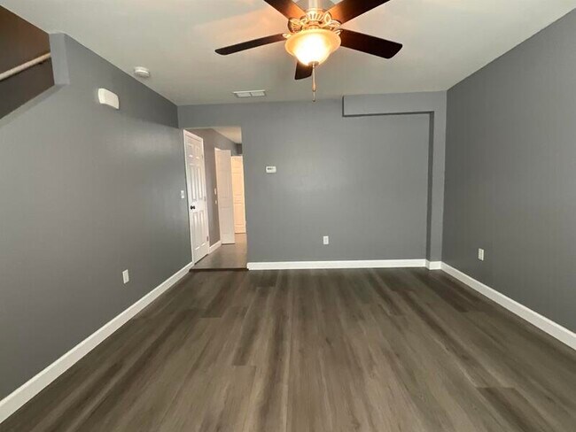 Foto del edificio - 700-704 Fountain View Dr