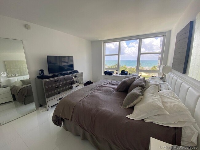 Foto del edificio - 10275 Collins Ave